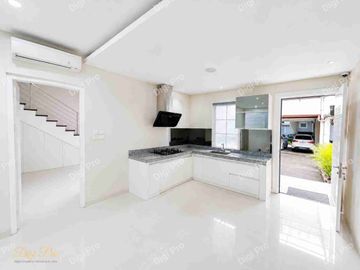 Jual Rumah Pavilion 15x19 Sudut, Terawat Bersih Siap Huni