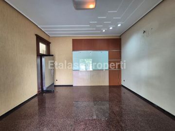 Disewakan Rumah Kantor Di Jalan Arjuna Tidar dekat pusat kota