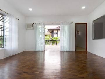 5 Bedroom House with Swimming Pool for Rent in North Town Cebu City