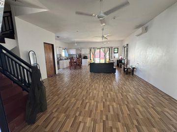 HOUSE WITH POOL FOR SALE IN VALENCIA ID 14919