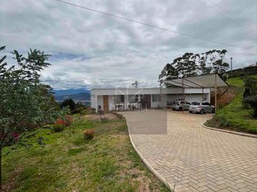Casa campestre en Parcelación abierta