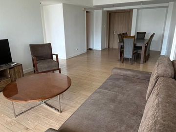 Corner 2-Bedroom Unit for SALE at One Shangri-La Place, Mandaluyong City