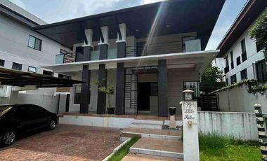 Palms Pointe Alabang House for Sale