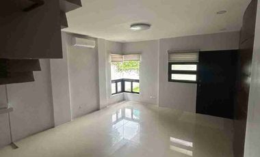 Palms Pointe Alabang House for Sale