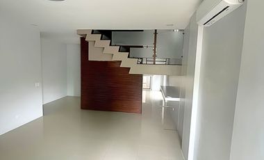 FOR SALE: 4 Bedroom House and Lot in Palms Pointe, Filinvest Alabang, Muntinlupa City
