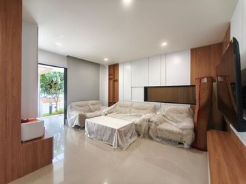 Dijual Rumah Seperti Show Unit di Cluster Strozzi Gading Serpong