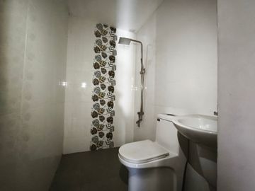 Quezon City Townhouse For Sale Inside Gated Village Tandang Sora near Congressional Rd SD