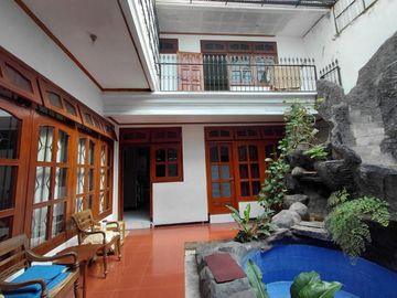 DIJUAL Rumah KokohTerawat 2Lt Include Private Pool Siap Huni Lingkungan Nyaman Dekat Kampus Ternama dan Kawasan Komersial di Jalan Candi