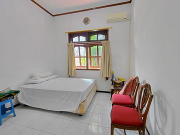 DIJUAL Rumah KokohTerawat 2Lt Include Private Pool Siap Huni Lingkungan Nyaman Dekat Kampus Ternama dan Kawasan Komersial di Jalan Candi