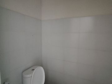 Ruko Terrace 8 3 Lantai Depan Pasar 8 Suvarna Sutera 1KA00025