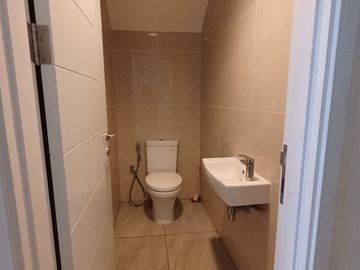 Dijual Cepat Rumah Riviera Metalnd Puri Fully Furnish