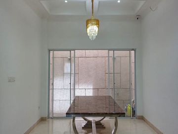 Dijual Cepat Rumah Riviera Metalnd Puri Fully Furnish