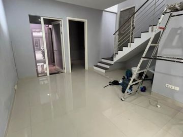 JUAL RUMAH MINIMALIS 2 LT ,SIAP HUNI DI GRAND HARVEST SURABAYA