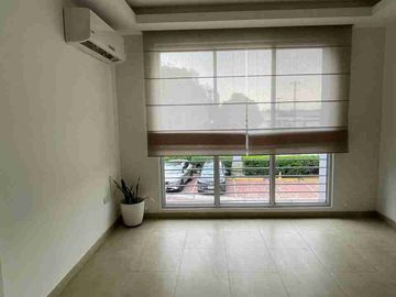 Departamento en Alquiler, Urbanización Puerto Azul, Vía La Costa.