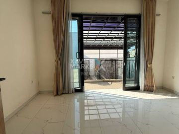 Dijual Rumah Modern Plus Kolam Renang di Blok Depan PBI Araya, Blimbing Kota Malang