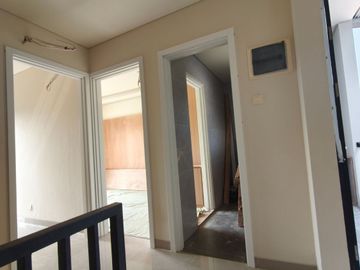 Rumah Premium Free Bea2 3 KM MRT Lebak Bulus Cirendeu