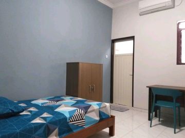 RON.A2322 KOST STRATEGIS DI BARATA JAYA SURABAYA LOKASI TENGAH KOTA NYAMAN