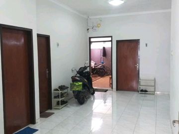 RON.A2322 KOST STRATEGIS DI BARATA JAYA SURABAYA LOKASI TENGAH KOTA NYAMAN