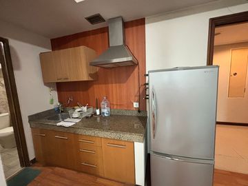 Sewa Apartemen Galeri Ciumbuleuit 1 Tipe 2 Bed Room, Furnished, Lantai 9