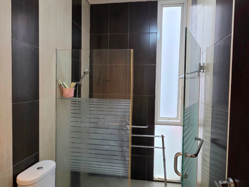 DIJUAL RUMAH NUANSA VILLA DI PONDOK HIJAU GOLF GADING SERPONG