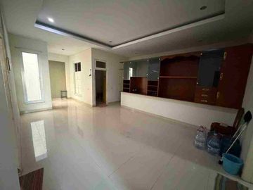 Disewakan Rumah 2 lantai di Surabaya Selatan