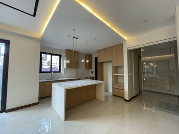 One Bougainvilla Townhouse in New Manila