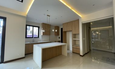 One Bougainvilla Townhouse in New Manila