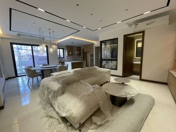 One Bougainvilla Townhouse in New Manila
