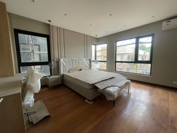 One Bougainvilla Townhouse in New Manila