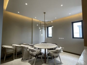 One Bougainvilla Townhouse in New Manila
