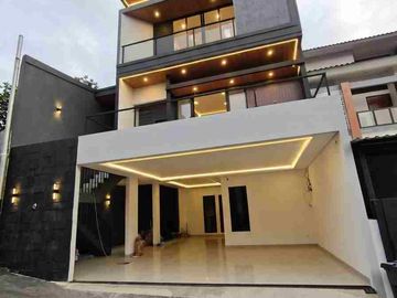 Rumah Baru Modern Siap Huni dalam Townhouse dekat Tol