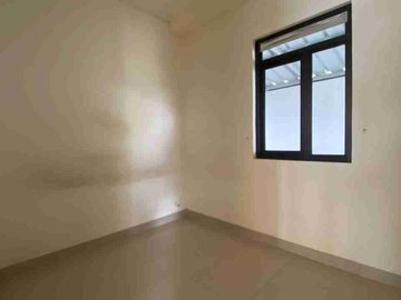 dijual cepat rumah padmagriya Podomoro siap huni