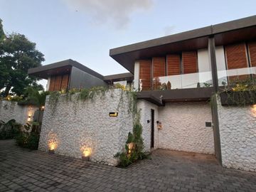 Villa Luxury One gate sistem, Akses Besar, Security 24 jam
