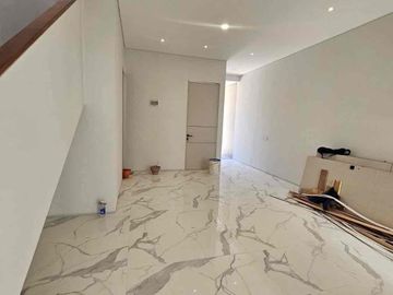DIJUAL CEPAT RUMAH PROGRESS 2LT
HANYA 200 METER KE MASJID AL-AKBAR GAYUNGSARI SURABAYA
