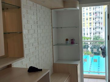 *Disewakan Aprtemen Springlake Summarecon bekasi, Type studio tower basella.  view pool.*