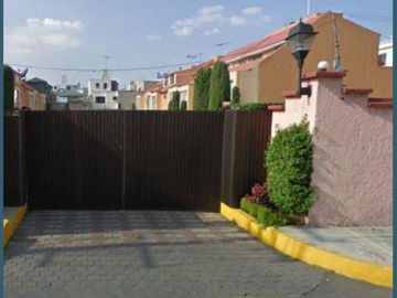Casa en increible localidad, con 3 recamaras, Coapa, Coyoacán, CDMX.
