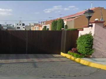 Casa en increible localidad, con 3 recamaras, Coapa, Coyoacán, CDMX.