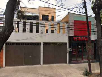 Casa de 5 habitaciones, en Canal de Miramontes, Coyoacán, CDMX.