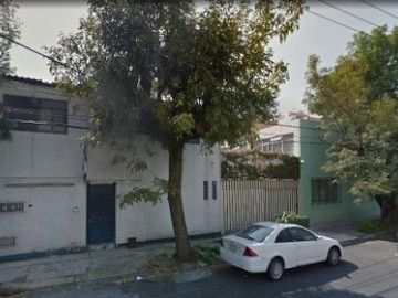 Casa con 3 habitaciones cerca de Circuito Interior, Coyoacán, CDMX.