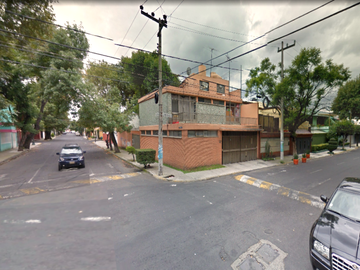 Casa de 4 habitaciones cerca de Calz. Taxqueña, Coyoacán, CDMX.