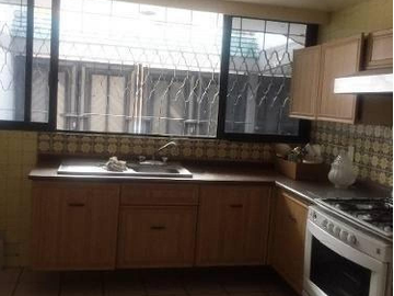 Casa de 4 habitaciones cerca de Calz. Taxqueña, Coyoacán, CDMX.