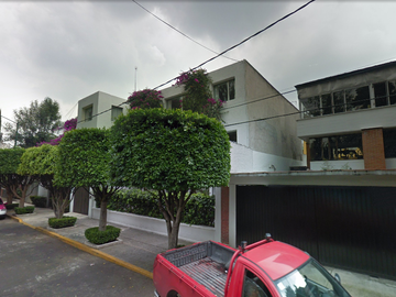 Casa con increíble ubicación y 5 recamaras, Coyoacán, CDMX.