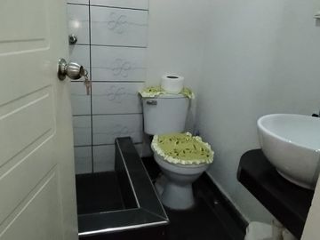 Casa Multifamiliar de 3 Niveles | 2 Departamentos Independientes + 3er Piso por Culminar