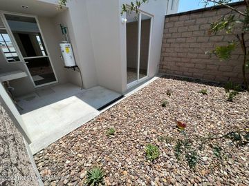 Venta casa Zakia, 3 recamaras, 3 baños nueva.