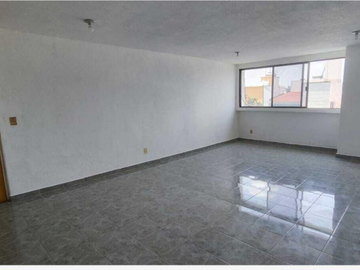 Departamento con 3 Habitaciones y. cerca de Av. Rio Churubusco, Coyoacán, CDMX.