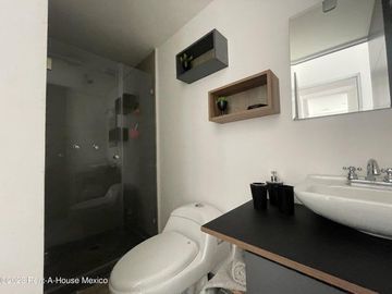 Departamento en venta: 2 recamaras, 1 baño, cocina equipada, sala comedor, 1 cajón de estacionamiento. En veronica Azures