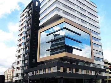 Oficina en renta sin muebles Amazonas Parc
