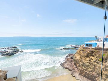 Casa Frente al Mar en Venta en Punta Bandera Tijuana con Casita