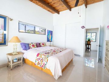 Casa Frente al Mar en Venta en Punta Bandera Tijuana con Casita