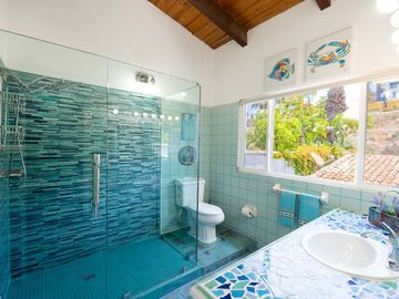 Casa Frente al Mar en Venta en Punta Bandera Tijuana con Casita